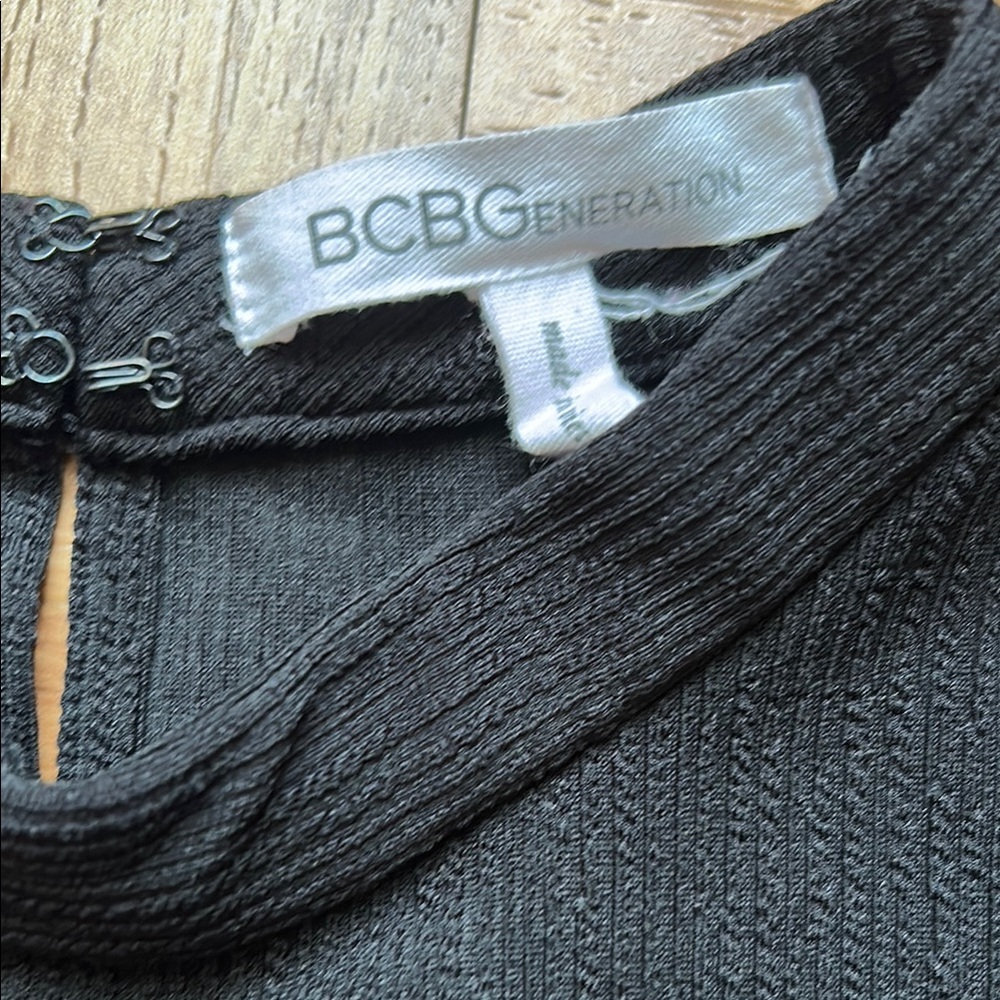BCBGeneration Ribbed Black Top - Picture 2 of 4